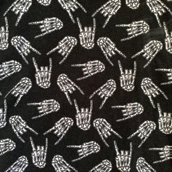 Skeleton Hand & Spike Strap flowing tank 💀🖤🤘 - Picture 8 of 10